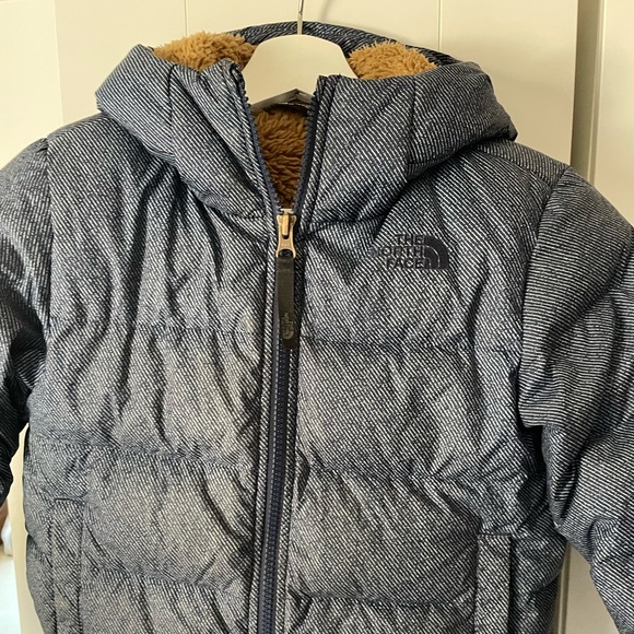 Warm The North Face downfilled wintercoat - Picture 2 of 6